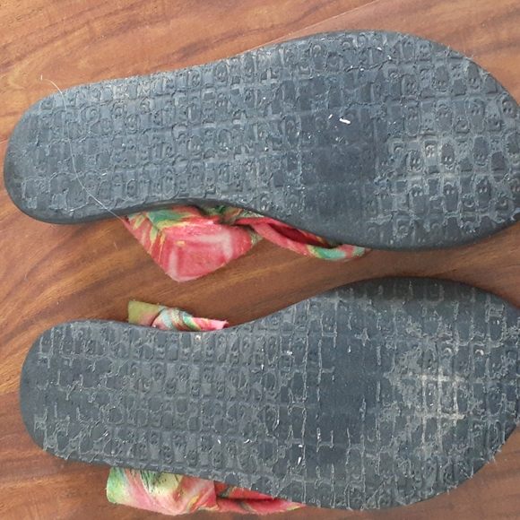 Sandals - Picture 13 of 15